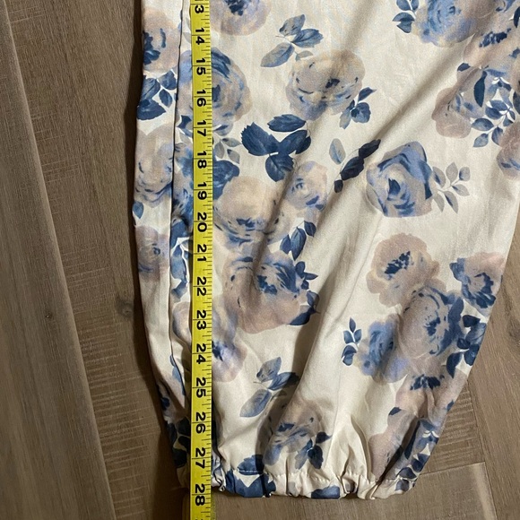 Shein Women’s Cloth Pants - Picture 7 of 7